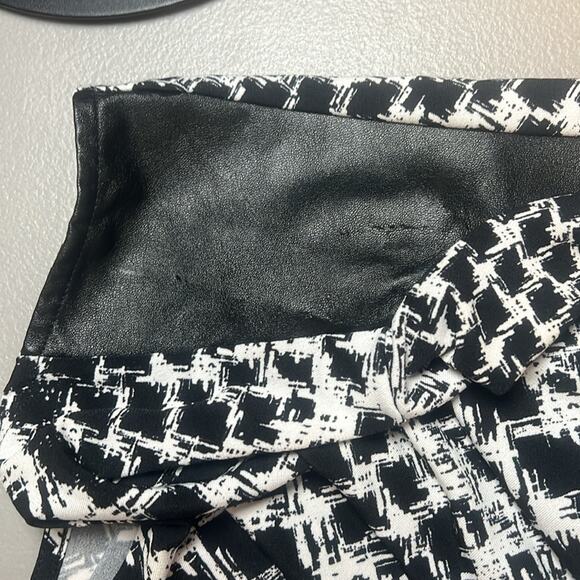 Chaus Black White Tank with Leather Details Lightweight Women's Size Small Nice! - Picture 7 of 8